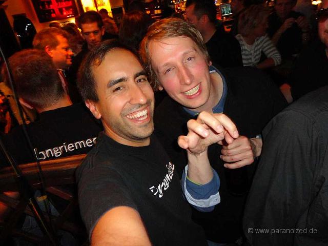 2011 Hands up at Kilians 002.jpg - Zufallsfan!